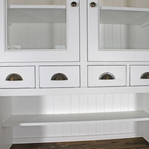 Buffetschrank im Landhausstil altweiÃŸ mit dimmbarer LED Beleuchtung