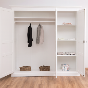 Kleiderschrank weiß - großer Landhaus-Schrank