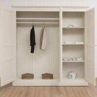 Kleiderschrank im Landhausstil - großer Landhaus-Schrank cremegrau