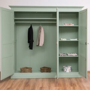 großer Kleiderschrank im Landhausstil - Landhaus-Schrank in mint-türkis