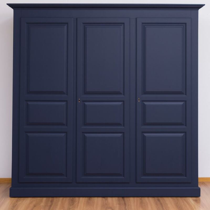 Kleiderschrank im Landhausstil - großer Schrank in nachtblau