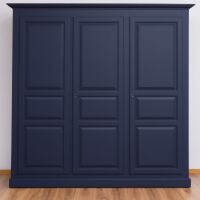Kleiderschrank im Landhausstil - großer Schrank in nachtblau