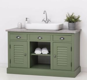 grüner Waschtisch im Landhausstil - Landhaus-Waschbeckenschrank in olivegrün mit Eiche-Platte
