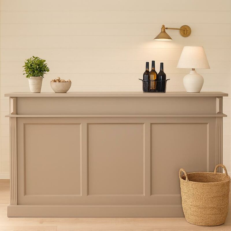 Langer Tresen - Bar im Landhausstil cremegrau
