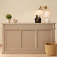 Langer Tresen - Bar im Landhausstil cremegrau