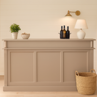 Langer Tresen - Bar im Landhausstil cremegrau