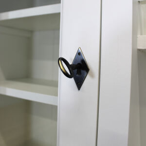 Buffetschrank Weiß Landhausstil mit LED-Beleuchtung und Glastüren