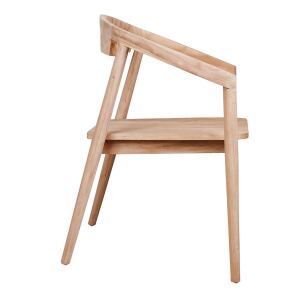 nachhaltiger Outdoorstuhl im Japandi-Stil aus recyceltem Teakholz
