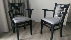 Komfort-Armlehnstuhl mit Polstersitz (2er-Set) konfigurierbar