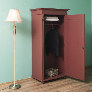 Schrank in Bordeauxrot - roter Landhaus-Kleiderschrank
