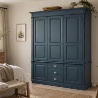 Großer Kleiderschrank im Antik-Look- Landhausschrank nachtblau - Onlineshop für massive Landhausmöbel