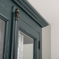 Landhaus Vitrine -  Schrank mit Glastüren Ozeanblau
