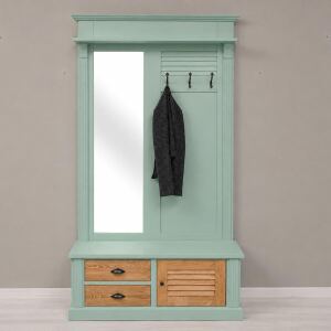 Pastellgrüne Garderobe - Shutterdesign im Flur