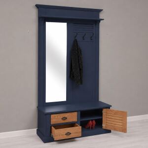 Violettblaue Garderobe - Landhausflur