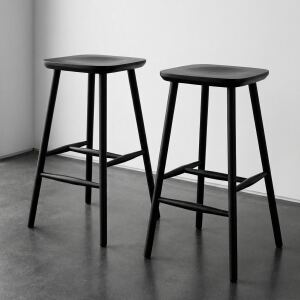 Hocker aus Buchenholz, 80 cm hoch | RAL-Wunschlackierung