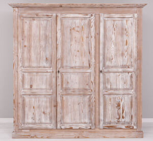 Massiver Kleiderschrank dreitürig in Landhausoptik shabby chic / antik look
