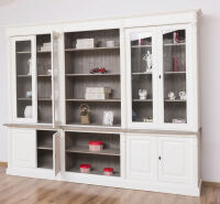 Landhaus Wohnwand mit Vintrinen shabby chic / antik look