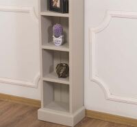 Hohes CD Regal im Landhausstil lackiert