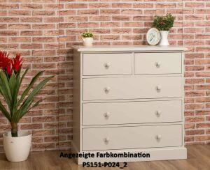 Schlichte Landhauskommode tief gebürstet