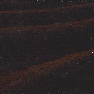 Nussbaum dunkel